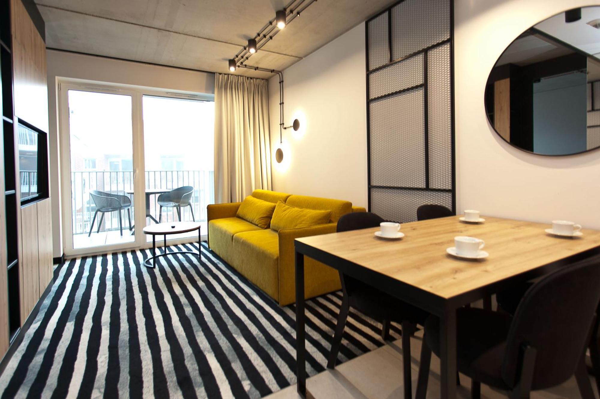 420 Port Basen & Jacuzzi Apartament