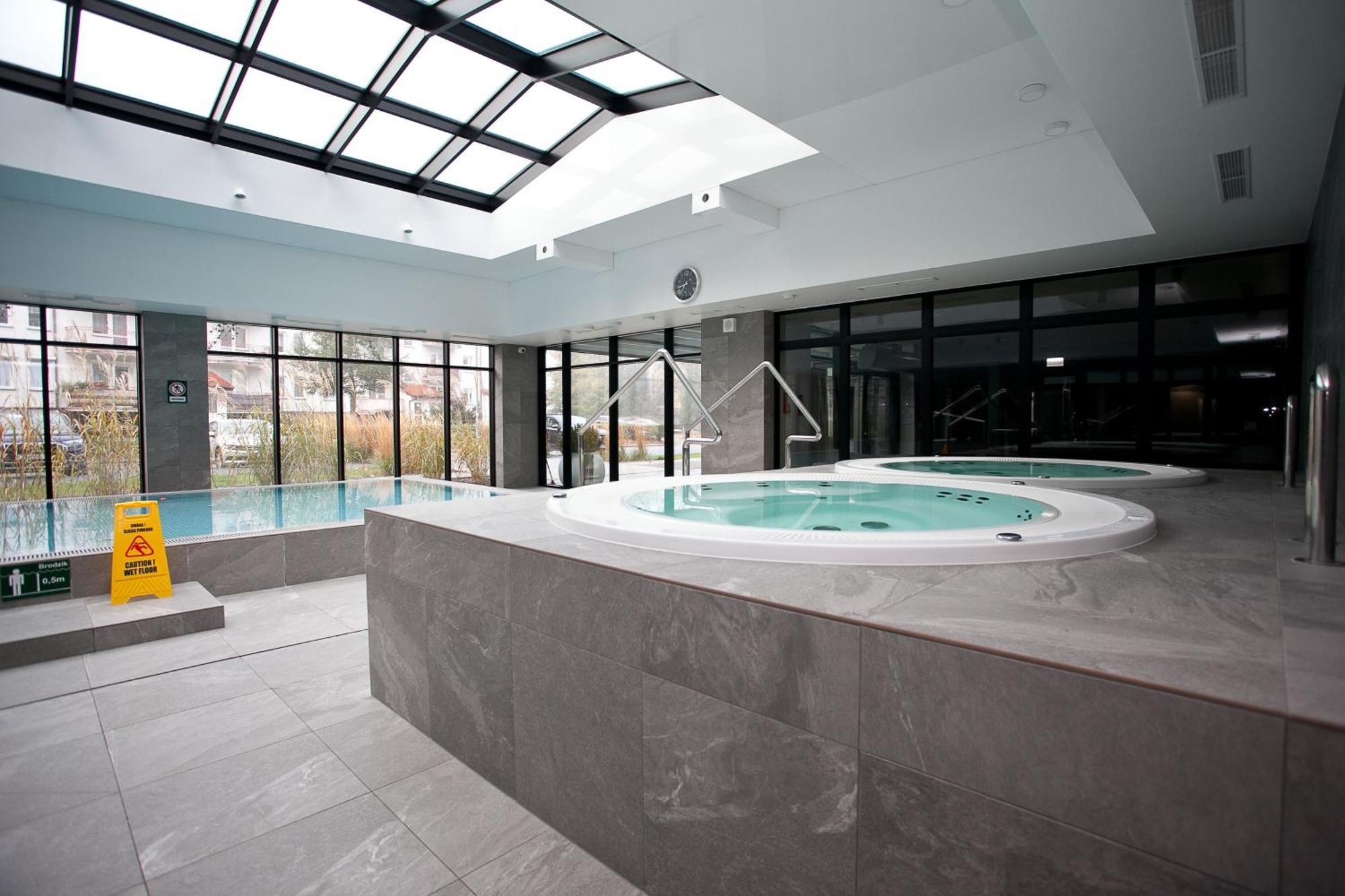420 Port Basen & Jacuzzi Kołobrzeg